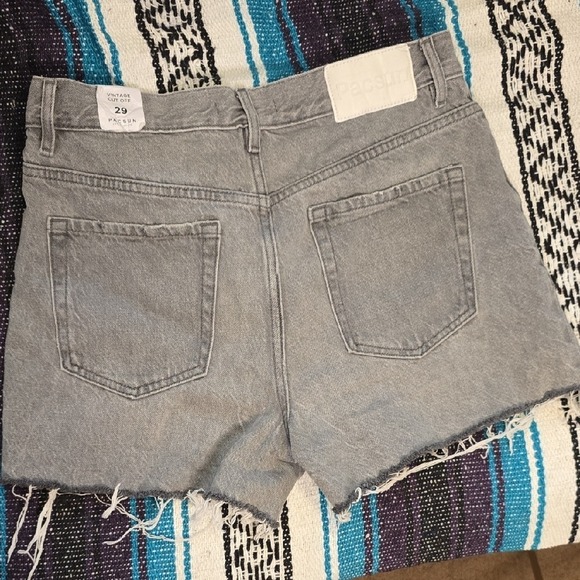 Pacsun Womens Gray Denim Vintage Jean Cut Off Shorts Size 29 Asymmetrical Waist - Picture 5 of 5